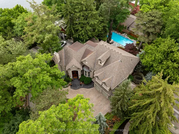 106 Appleby Pl, Burlington, ON L7L 2X1
