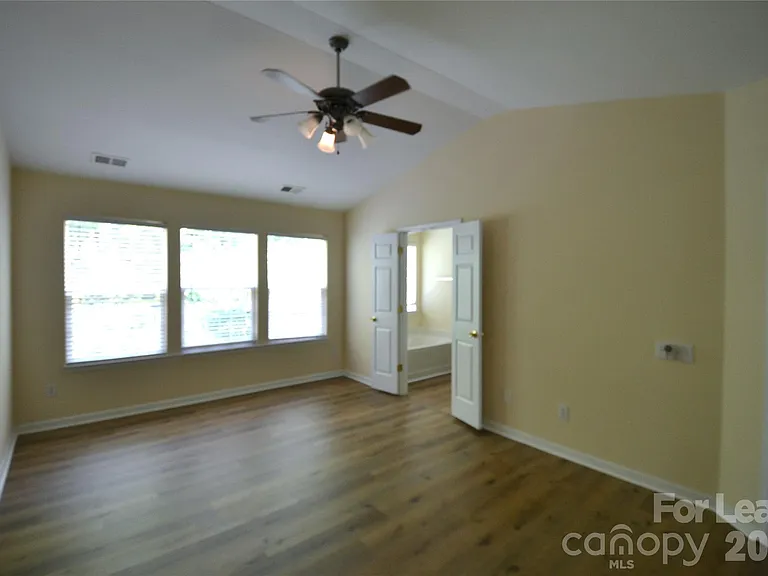 6820 Beverly Springs Dr — Photo 31
