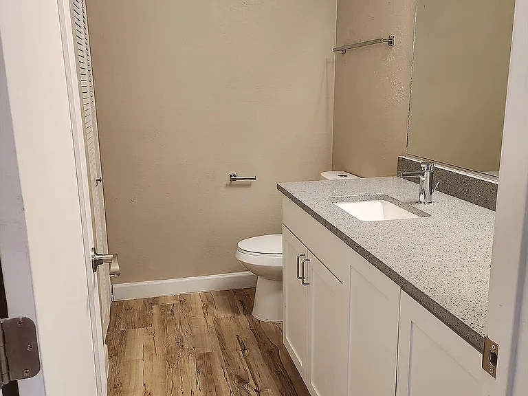 Half_Bath_Sand_Pebble