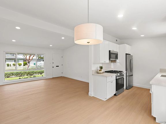 3rd image of 8851 Geraldine Ave