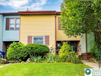 1708 Redwood Ct, Allentown, PA, 18104