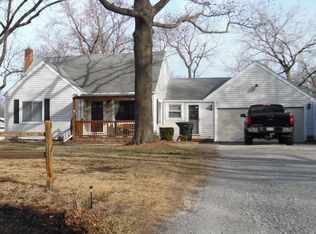 520 NW 35th St, Topeka, KS 66617