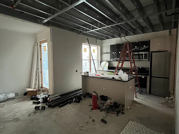 4th image of 82 Stockholm St #4B