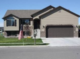 217 W 400 S, Hyde Park, UT 84318