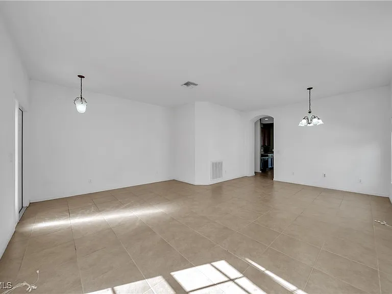 8125 Silver Birch Way — Photo 14