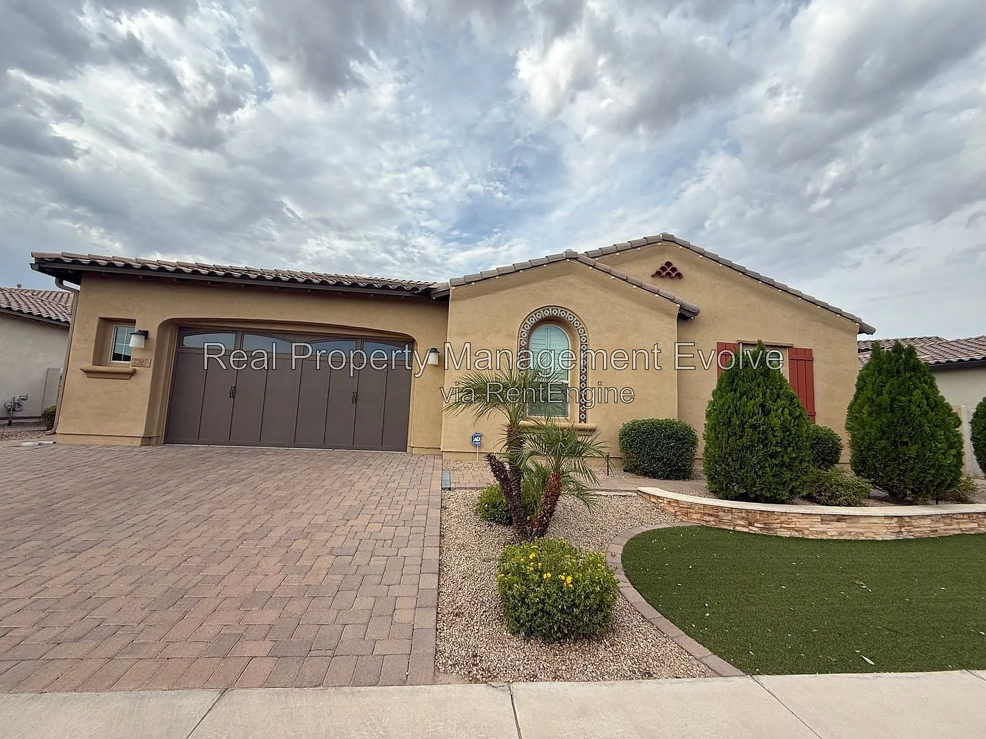 5 bed, 4.0 bath, 3650 sqft, $4,850 — Photo 3