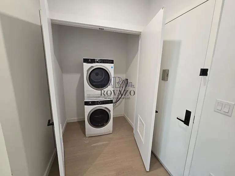 74 Webster St #4D — Photo 10