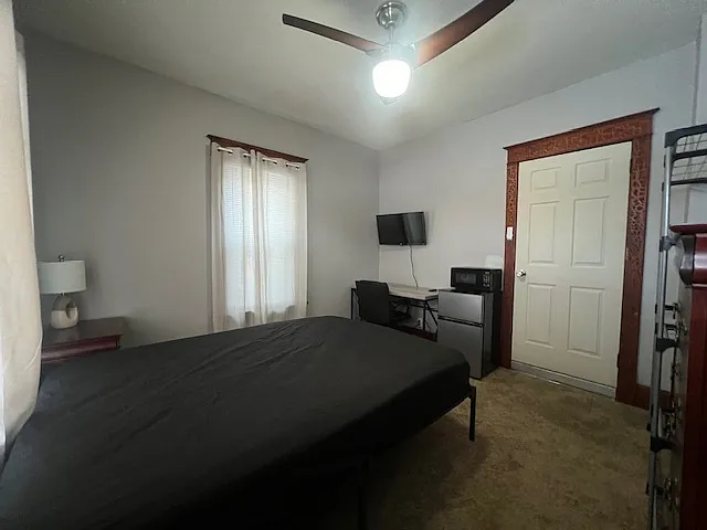 Bedroom - 1M - Main floor with private entrance