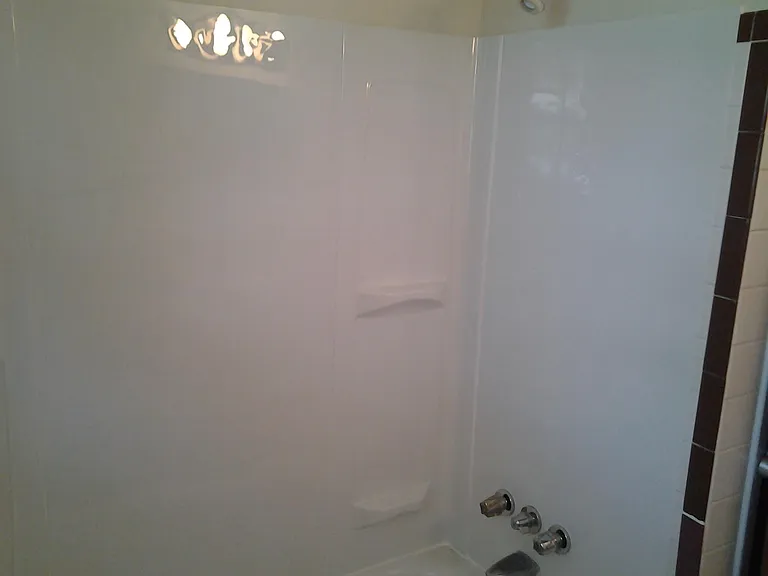 382 W Chestnut St — Photo 8