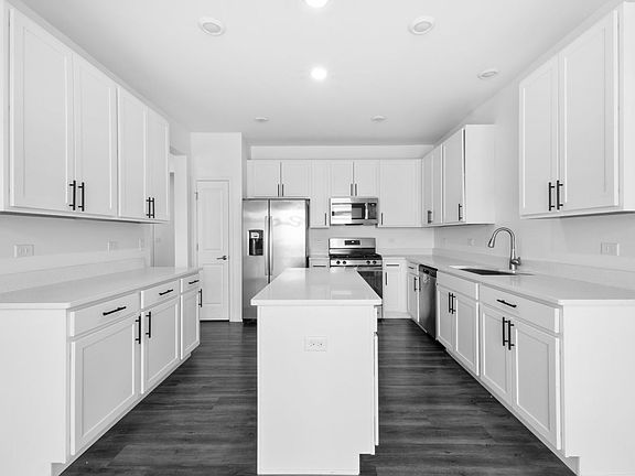 3rd image of 15020 W Quincy Cir