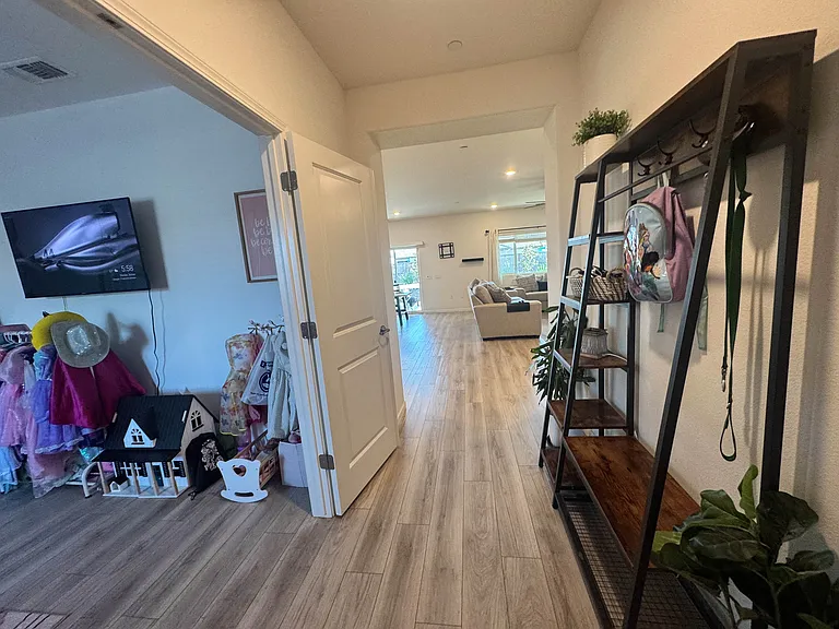 Entry way