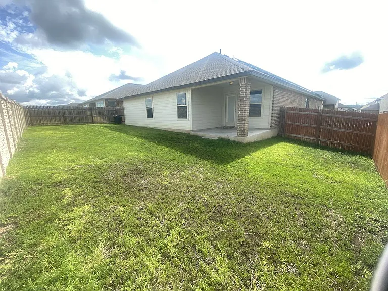 2604 Cortona St — Photo 37