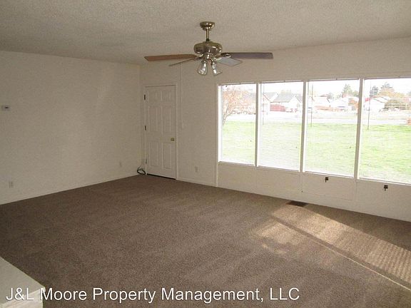 3rd image of 1478 Orchard Home Dr