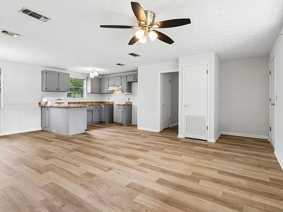 5th image of 8428 Red Holly Ln