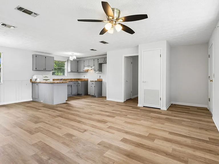 8428 Red Holly Ln — Photo 5