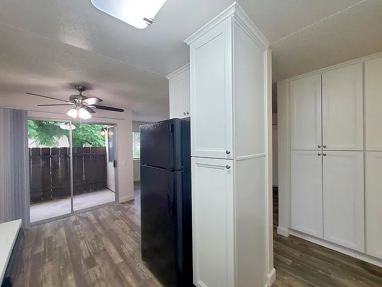The Pines Apartments — Photo 28