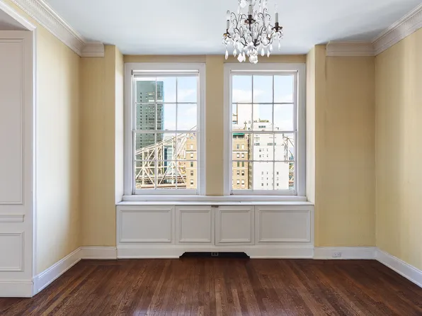 1 Sutton Place South image 13 of 18