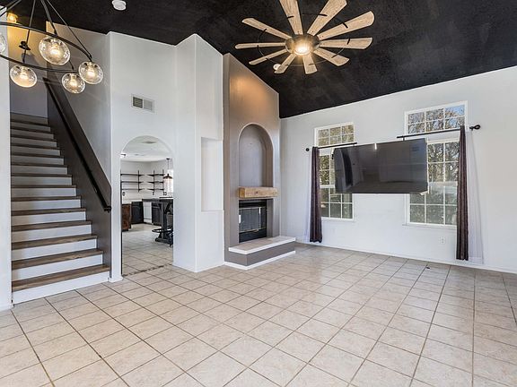 4th image of 6808 Glacier Rd NW