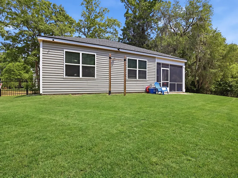 4864 Breeze Way — Photo 34