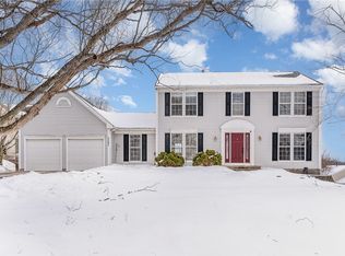 3297 Eagles Roost Ln, Macedon, NY 14502