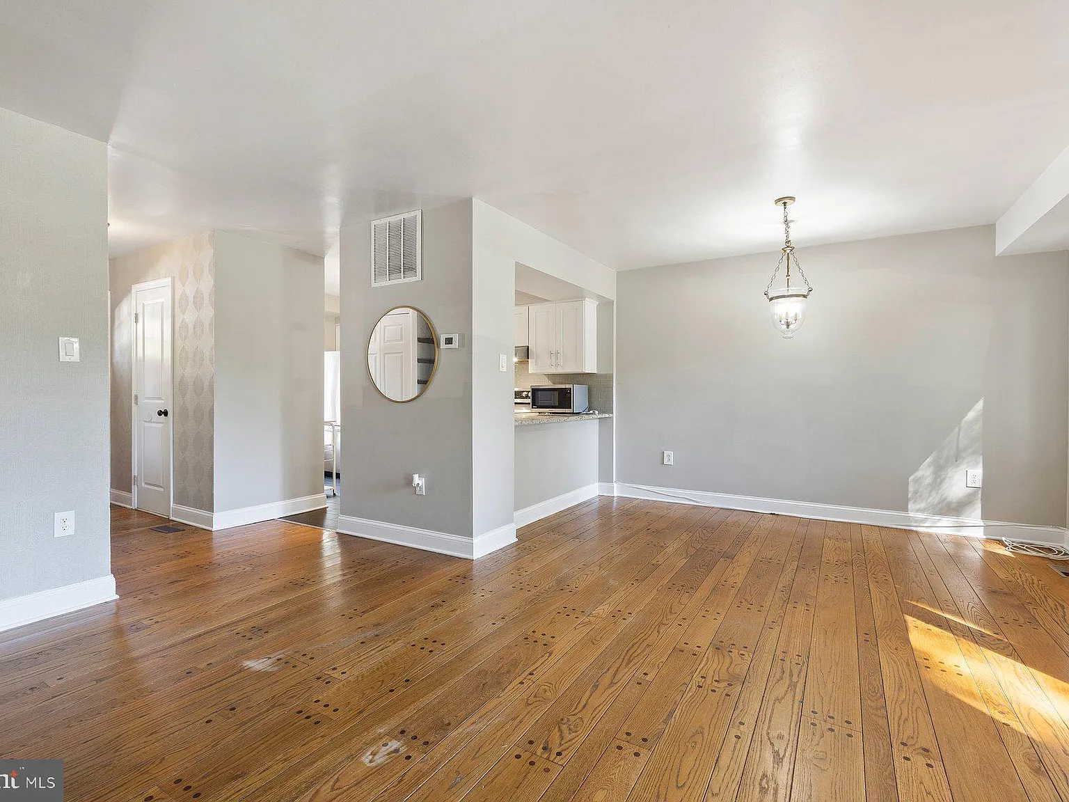 2 bed, 1.5 bath, 1560 sqft, $2,250 — Photo 4