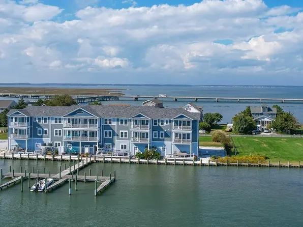 6189 Marsh Island Dr, Chincoteague Island, VA 23336