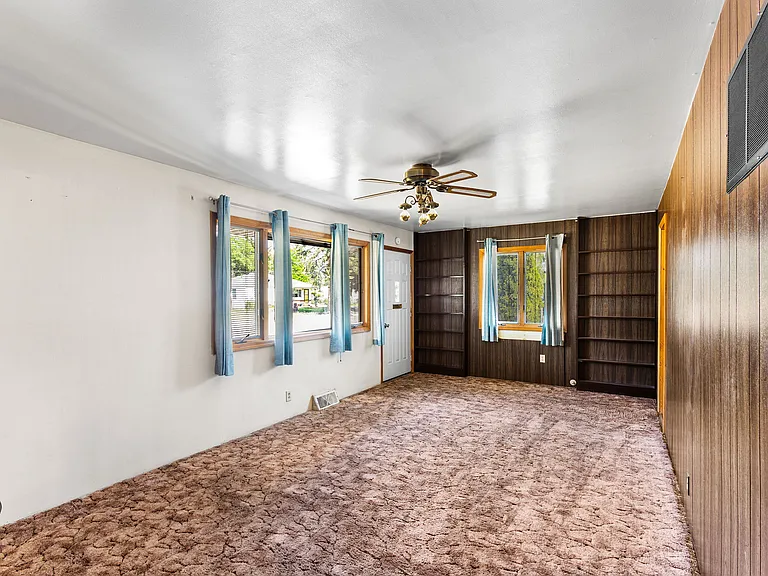 320 Clifford St — Photo 4