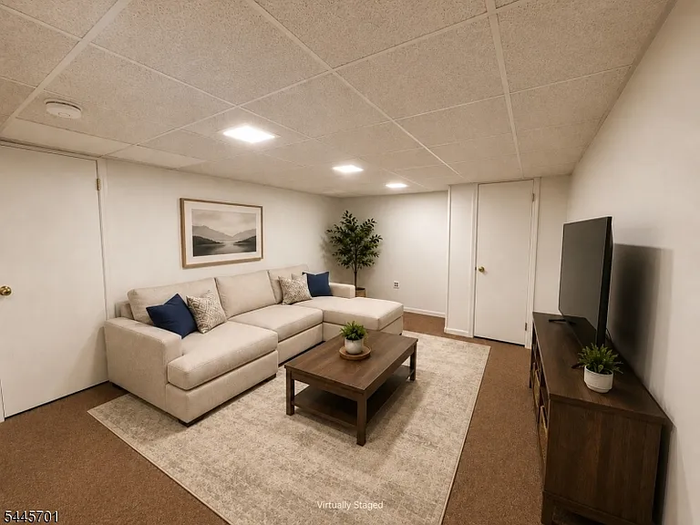 125 Riva Dr — Photo 17