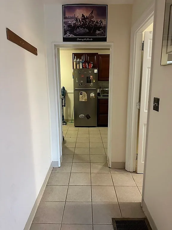 2 bed, 1.0 bath, 800 sqft, $2,800 — Photo 2