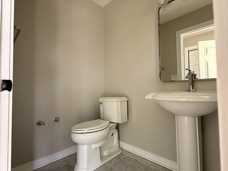 16823 Stahelin Ave — Photo 3