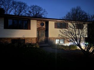 58 Log Rd, Lake Ariel, PA 18436