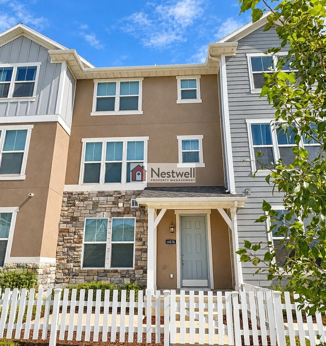Beautiful 3-bed townhome in Bluffdale! — Photo 2