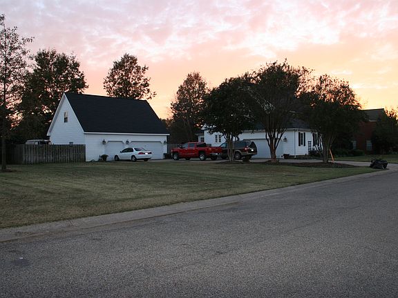 3rd image of 2804 Kimberly St