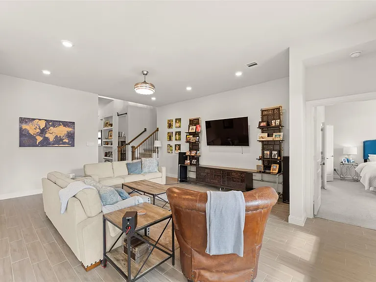 1939 Shallow Canyon Ln — Photo 10