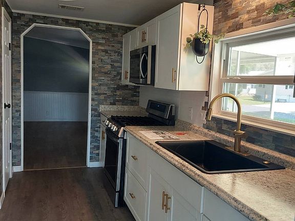 3rd image of 80 Dockside Dr
