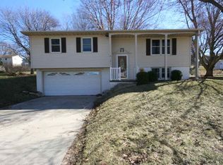 171 Country Club Rd, Williamsburg, IA 52361