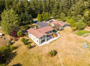 492 W Sleeper Rd, Oak Harbor, WA 98277