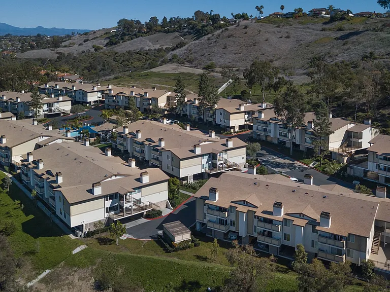 The Vista at Laguna — Photo 15