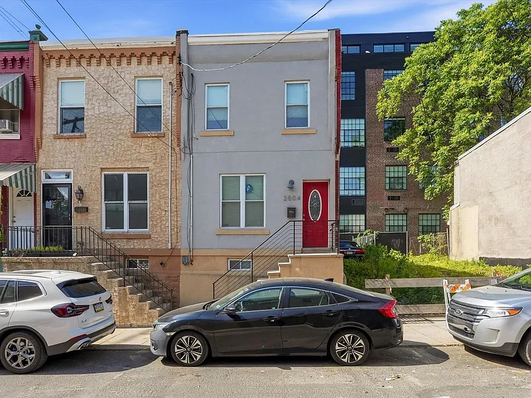 2504 Manton St — Photo 1