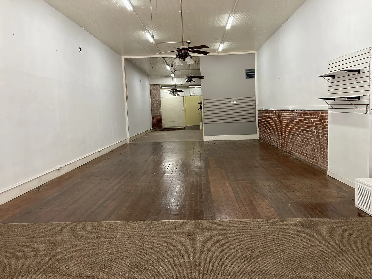 617 Main St — Photo 2