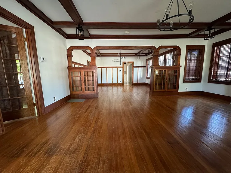 1523 W Broadway Ave — Photo 8