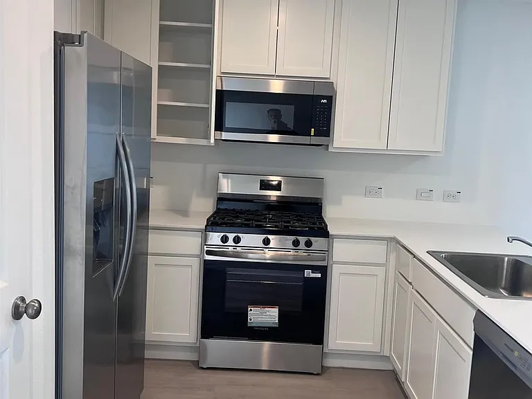 3916 Superior Pl — Photo 5