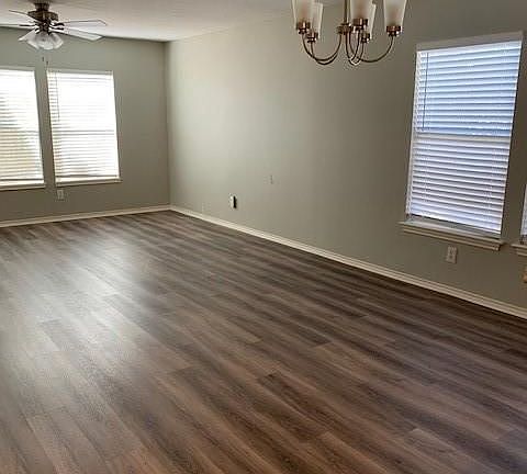 5th image of 750 Redwing Park Dr
