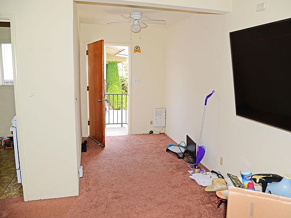 2nd image of 305 N Colorado Pl