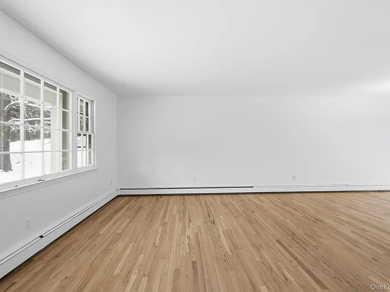 1618 Morningview Dr — Photo 4