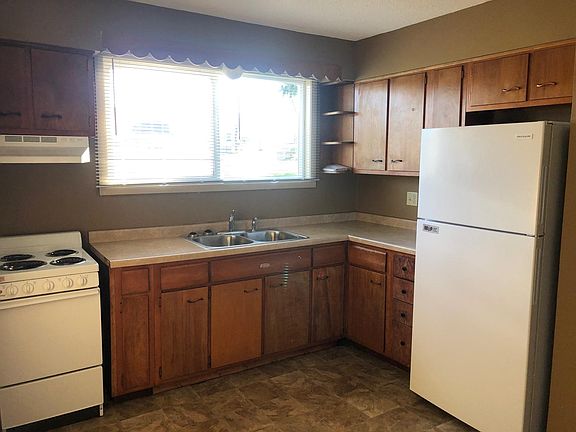 3rd image of 2113 8th St N #2113