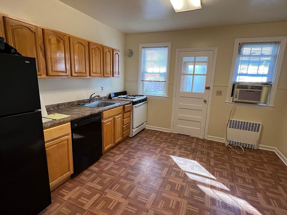 Eat in Kitchen
