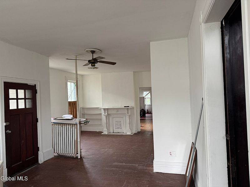 2nd image of 301 5th Avenue