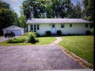 890 Swann Rd, Youngstown, NY 14174