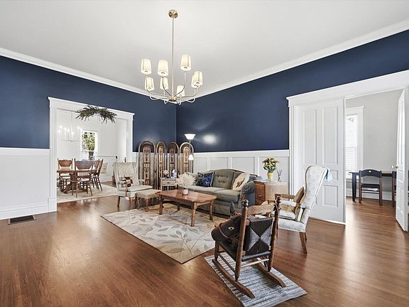 4th image of 206 Exchange St